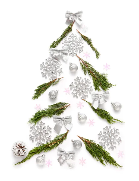 Рождественская Елка Хвойных Ветвей Украшений Белом Фоне — стоковое фото