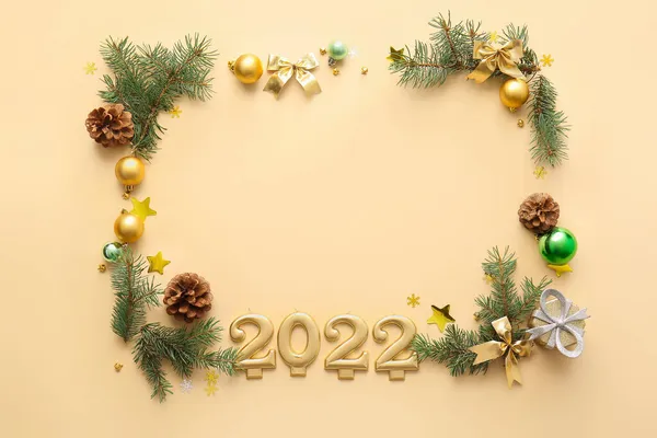 Quadro Feito Decorações Natal Ramos Coníferas Figura 2022 Fundo Cor — Fotografia de Stock