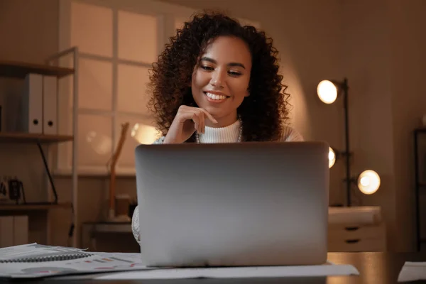 Young African American Woman Laptop Video Chatting Office Night — Stock Photo, Image