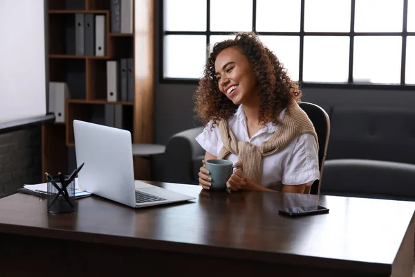 Beautiful African American Woman Cup Coffee Video Chatting Office Night — Stock Photo, Image