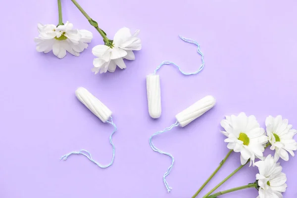 Tampones Menstruales Flores Sobre Fondo Color —  Fotos de Stock