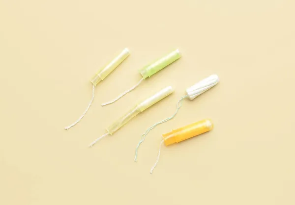 Tampões Menstruais Fundo Amarelo — Fotografia de Stock