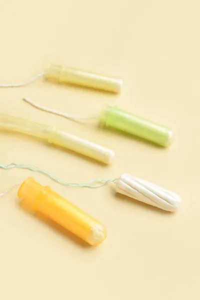 Menstruatietampons Gele Achtergrond — Stockfoto