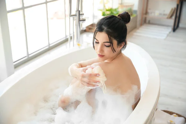 Pretty Young Woman Taking Bath Loofah Home — Stock Photo, Image