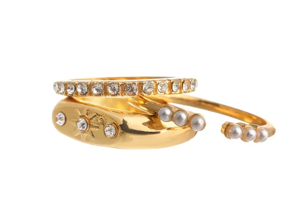 Anéis Dourados Elegantes Com Pedras Preciosas Pérolas Fundo Branco — Fotografia de Stock