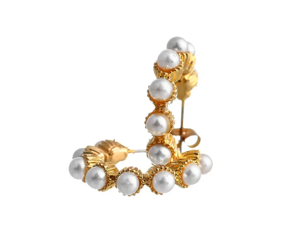 Elegantes Pendientes Dorados Con Perlas Sobre Fondo Blanco — Foto de Stock