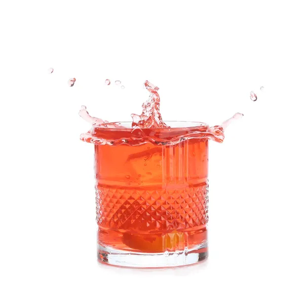 Glas Klassiska Negroni Cocktail Med Stänk Vit Bakgrund — Stockfoto