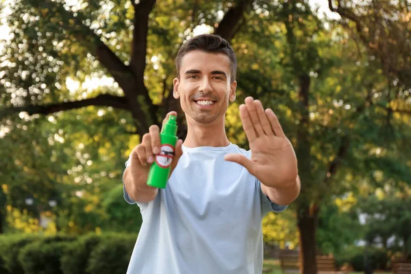 Young Man Mosquito Repellent Outdoors — Stock Photo, Image