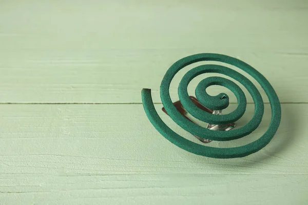 Спираль Комаров Зеленом Деревянном Фоне — стоковое фото