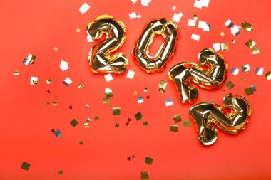 Renk arkaplanına göre şekilli balonlar 2022