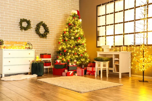 Wnętrze Pięknego Nowoczesnego Pokoju Urządzone Boże Narodzenie — Zdjęcie stockowe