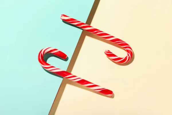 Two Candy Canes Color Background — Stock Photo, Image