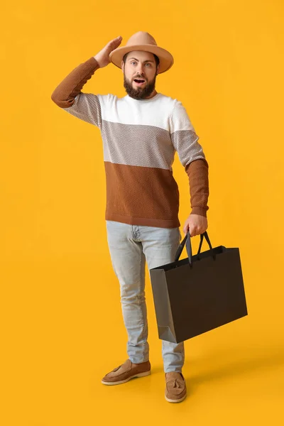 Handsome Man Black Friday Shopping Bag Yellow Background — Stock Photo, Image