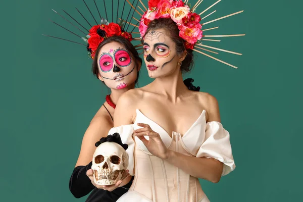 Renkli Yüzleri Kafatası Olan Şık Kadınlar Meksika Ölüler Günü Nün — Stok fotoğraf