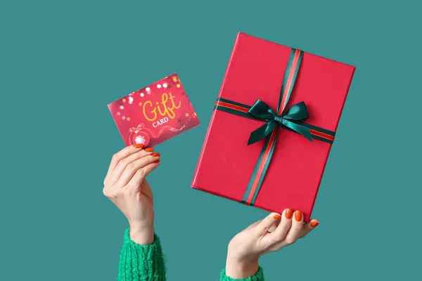 Karácsonyi Ajándék Ajándék Kártya Zöld Háttér — Stock Fotó