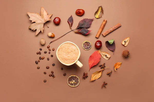 Herfst Compositie Met Kopje Koffie Kleur Achtergrond — Stockfoto