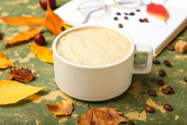 Herfst Compositie Met Kopje Koffie Kleur Grunge Achtergrond — Stockfoto