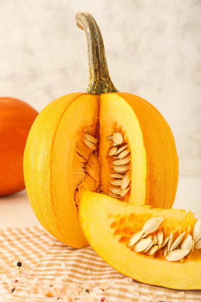 Ripe Cut Pumpkin Light Background — Stock Photo, Image