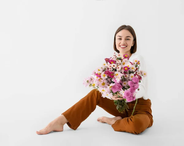 Pretty Young Woman Bouquet Flowers White Background — Stock Photo, Image
