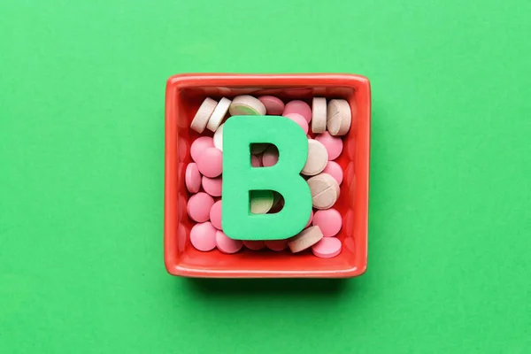 Vitamin Pills Color Background — Stock Photo, Image