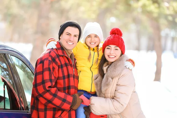 Happy Family Car Forest Winter Day — Stock Photo, Image