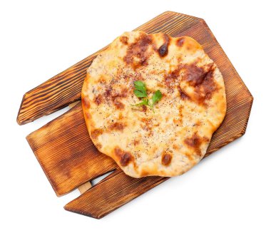 Beyaz arka planda lezzetli khachapuri tablosu