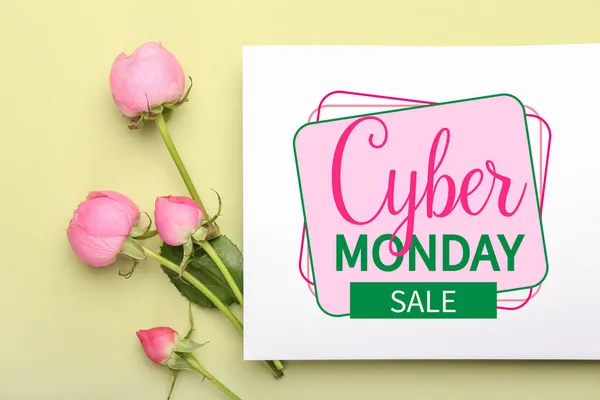 Паперовий Лист Текстом Cyber Monday Sale Красивими Трояндами Кольоровому Фоні — стокове фото