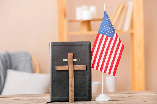 Holy Bible Cross Usa Flag Table Room — Stock Photo, Image