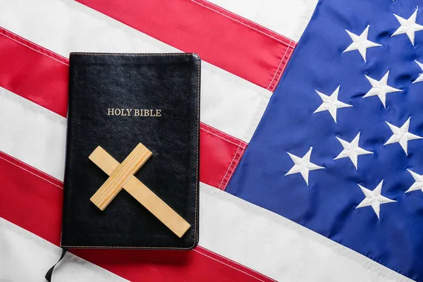 Holy Bible Wooden Cross Flag Usa — Stock Photo, Image
