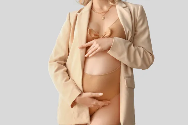 Snygg Ung Gravid Kvinna Ljus Bakgrund — Stockfoto