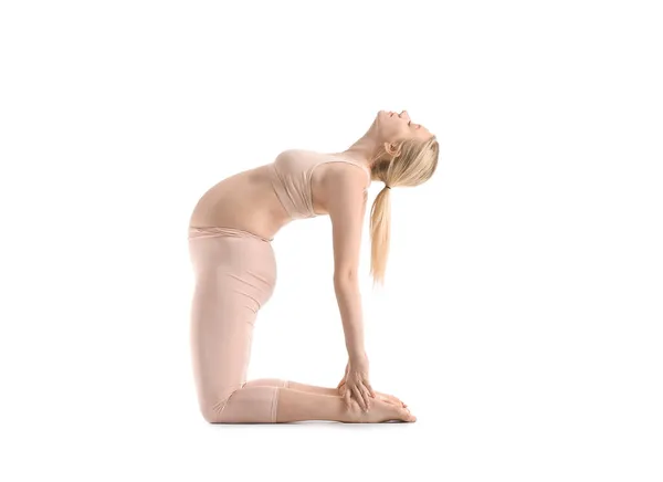 Hermosa Joven Embarazada Practicando Yoga Sobre Fondo Blanco — Foto de Stock