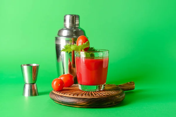 Board Glass Bloody Mary Color Background — Stock Photo, Image