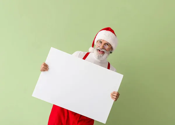 Санта Клаус Пустым Плакатом Цветном Фоне — стоковое фото