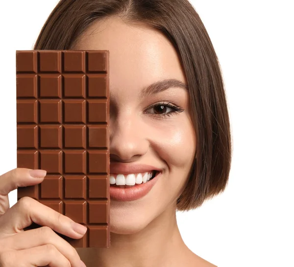 Красивая Молодая Женщина Сладким Шоколадом Белом Фоне — стоковое фото