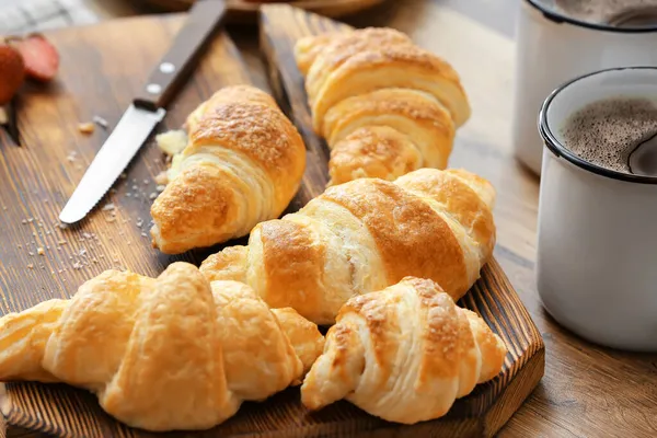 Board Fresh Croissants Table — Stock Photo, Image