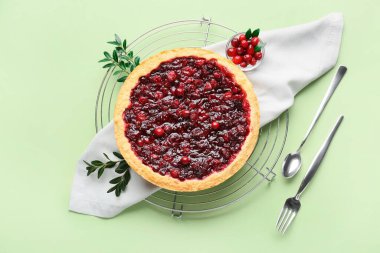 Lezzetli yaban mersinli turta ve renk arkaplan dallı şebeke