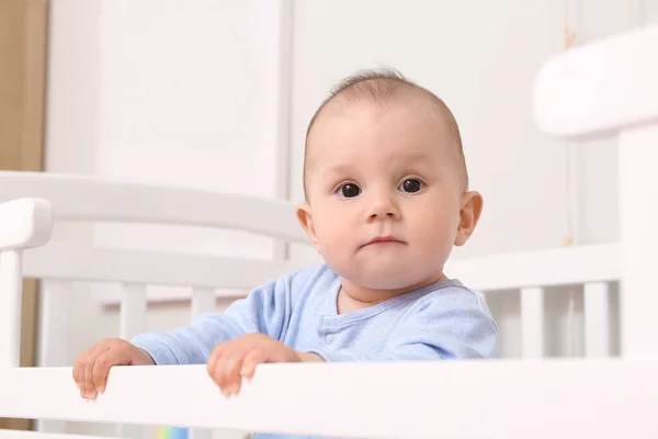 Lindo Bebé Cuna —  Fotos de Stock