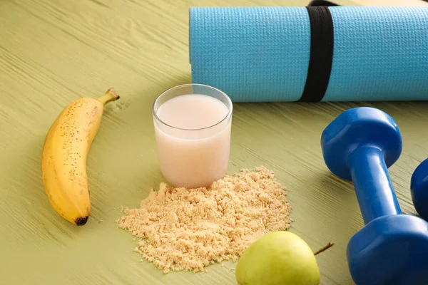 Glass Protein Shake Powder Banana Apple Dumbbells Fitness Mat Color — Stock Photo, Image