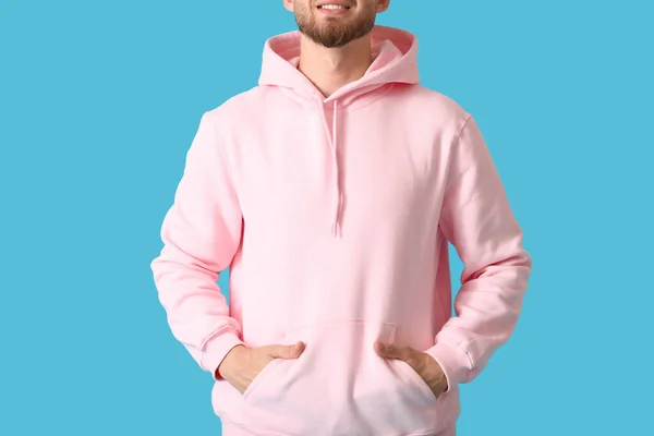 Jonge Man Stijlvolle Hoodie Kleur Achtergrond — Stockfoto