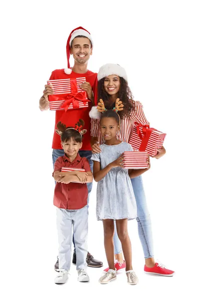 Família Feliz Com Presentes Natal Fundo Branco — Fotografia de Stock