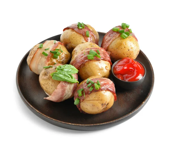 Prato Batatas Assadas Saborosas Com Bacon Molho Tomate Fundo Branco — Fotografia de Stock