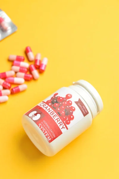 Bottle Cranberry Pills Color Background Closeup — Stock Photo, Image