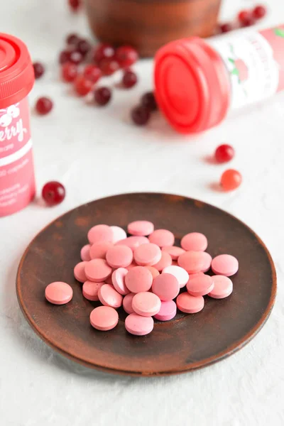 Plate Healthy Cranberry Pills Light Background Closeup — Stock Photo, Image