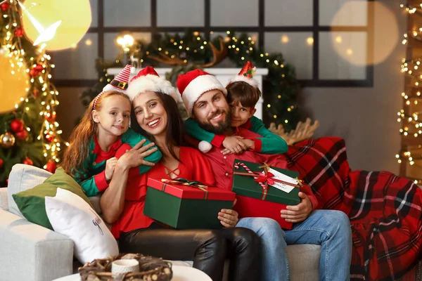 Happy Family Kids Presents Sitting Sofa Home Christmas Eve — Stock Photo, Image