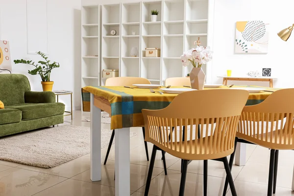 Interior Modern Dining Room Table Chairs Shelving Unit — Stock Photo, Image