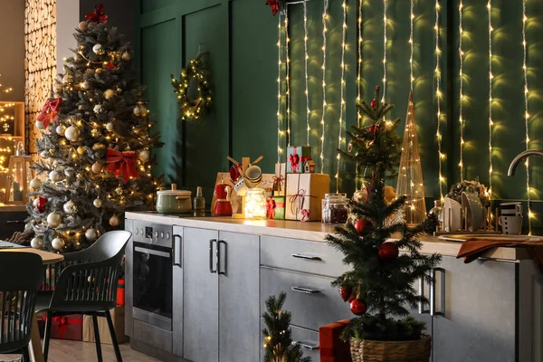 Interior Modern Kitchen Glowing Lights Christmas Tree — Stock Photo, Image