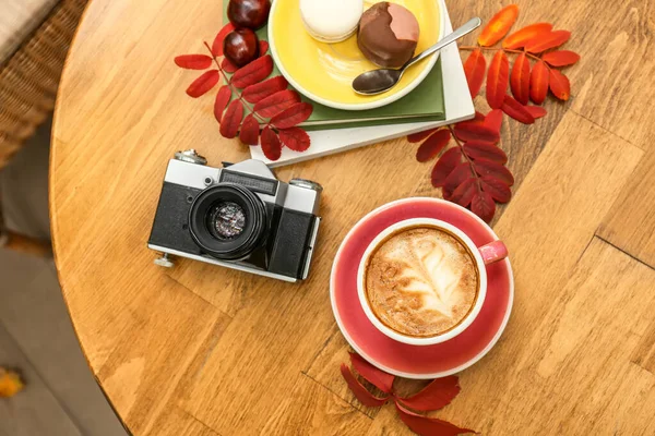 Xícara Café Saboroso Câmera Fotográfica Sobremesa Mesa Café — Fotografia de Stock