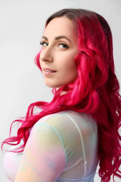 Beautiful Woman Unusual Bright Hair Color Light Background — Stock Photo, Image