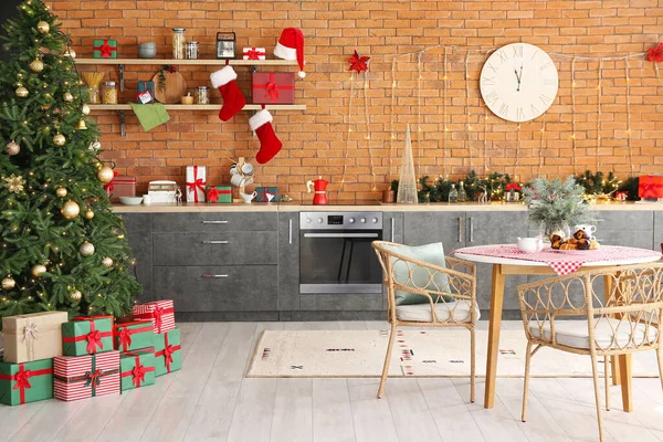 Interior Hermosa Cocina Moderna Con Decoración Navidad —  Fotos de Stock
