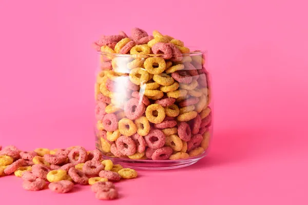 Glass Crunchy Corn Flakes Rings Color Background — Stock Photo, Image